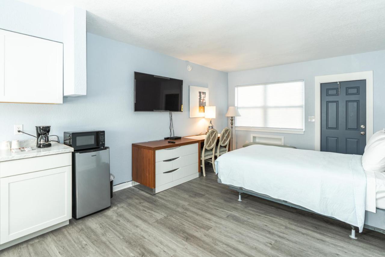 Echo Sails Motel Клиъруотър Бийч Екстериор снимка