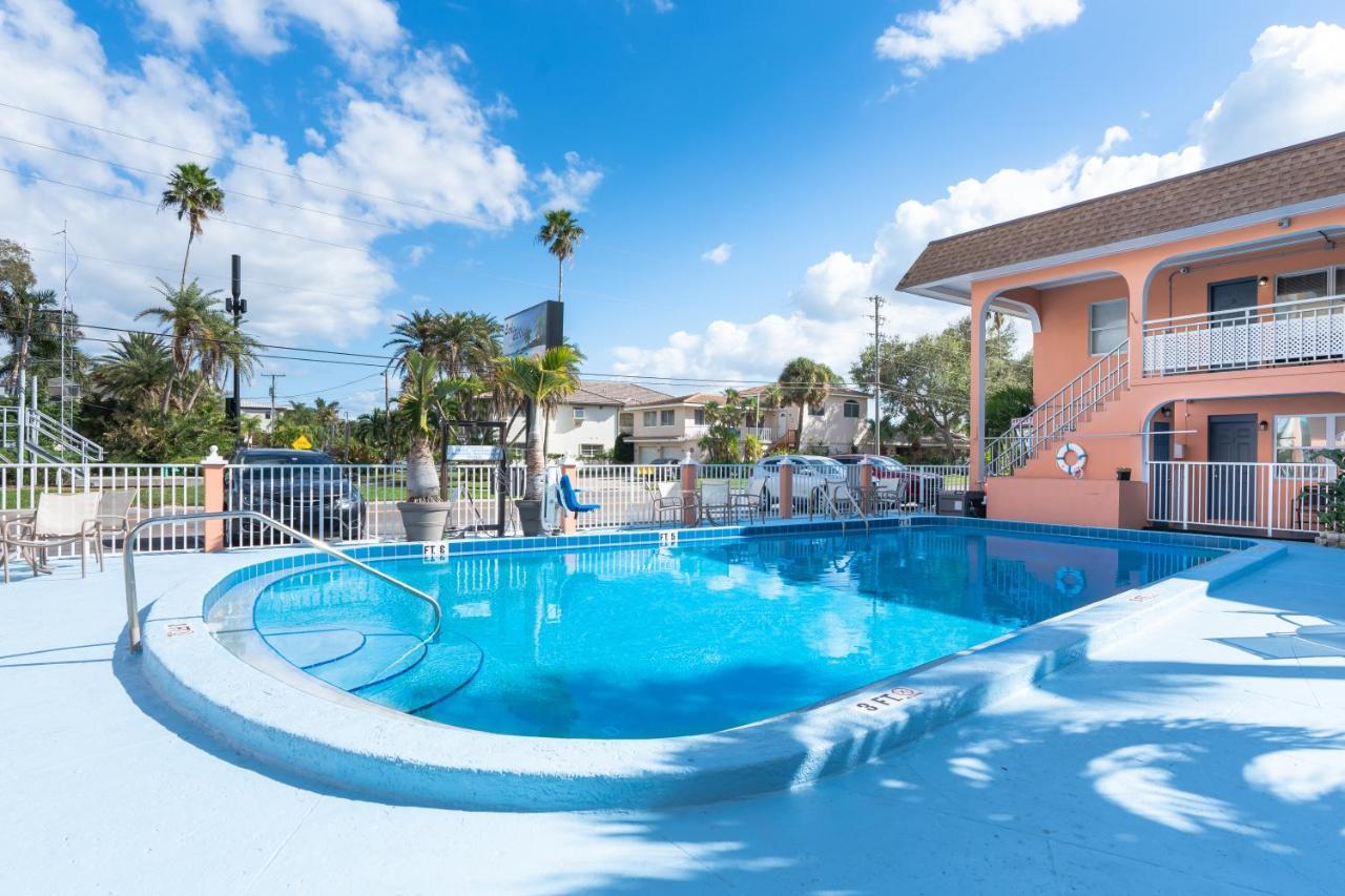 Echo Sails Motel Клиъруотър Бийч Екстериор снимка