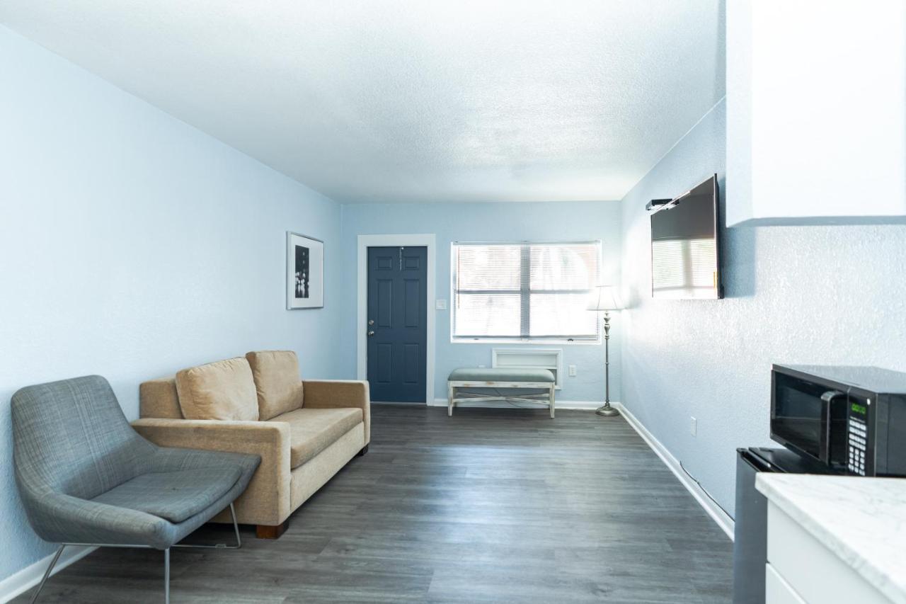 Echo Sails Motel Клиъруотър Бийч Екстериор снимка