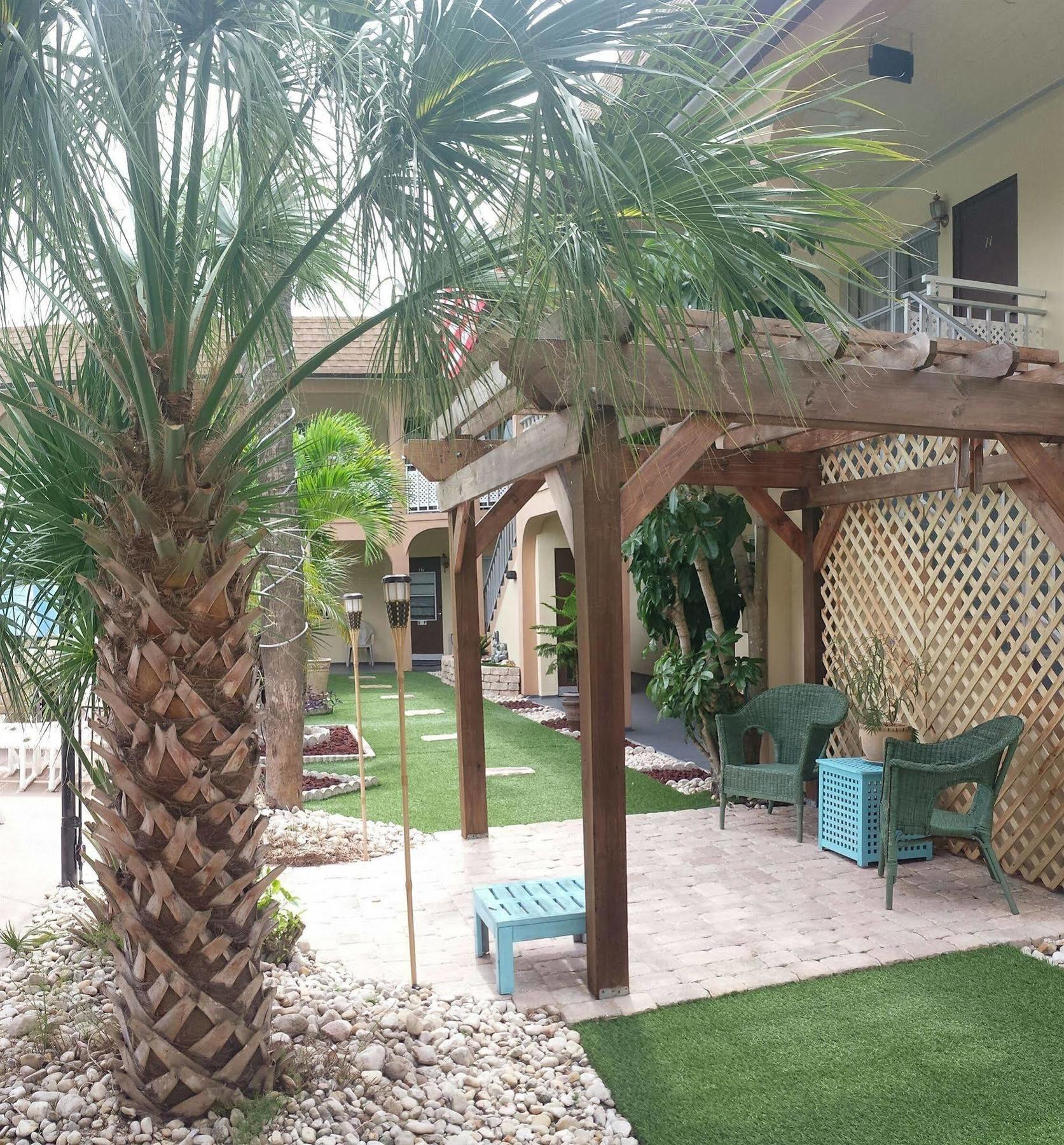 Echo Sails Motel Клиъруотър Бийч Екстериор снимка