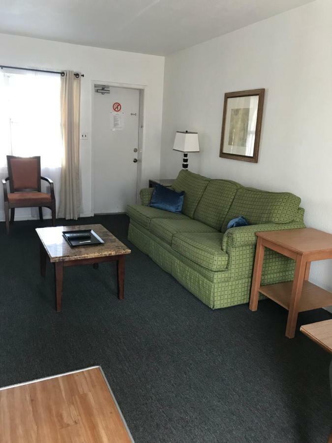 Echo Sails Motel Клиъруотър Бийч Екстериор снимка