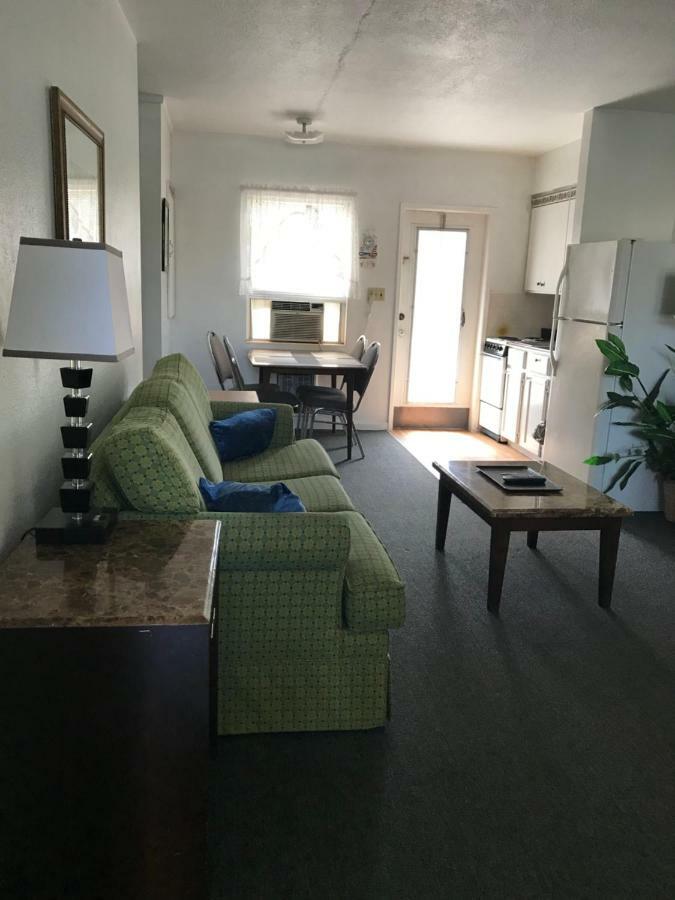 Echo Sails Motel Клиъруотър Бийч Екстериор снимка